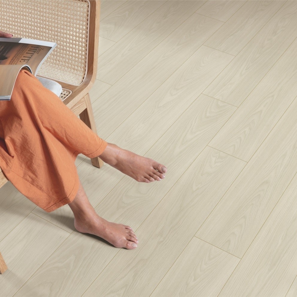 Ламинат Quick Step Classic 4V 32кл Дуб туманный серый CLH5795